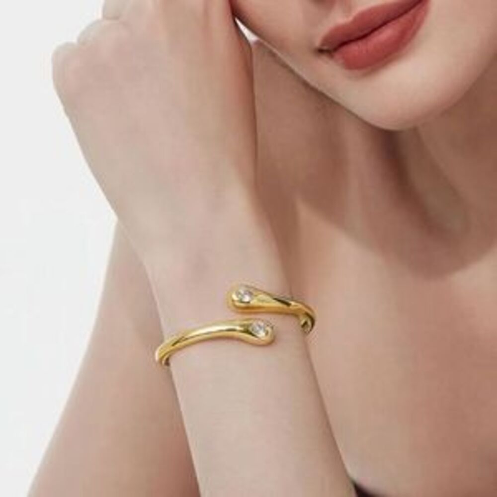NEW?18k Gold Plated Elegant Gold Bracelet with CZ Accents